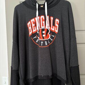 Womens High-Low Bengals Hoodie; Size XL